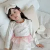 Venta al por mayor de pescado pequeño y caramelos de níspero, en stock, ropa de estar de algodón Lycra grado A, conjunto de ropa de otoño para niños (top y pantalones)