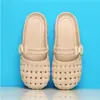 Sandalias Cerradas de Verano para Mujer, Estilo Nuevo, Versátiles, Transpirables, Suela Suave, Antideslizantes, Zuecos, Modernas para Uso en Exteriores, Adecuadas para Estudiantes y Uso en Casa