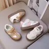 Zapatos para Niñas 2026 Primavera y Otoño Nuevas Zapatillas Zapatos para Bebé Zapatos para Niños con Suela Suave para Caminar Nuevas Zapatillas para Niños Zapatos de Entrenamiento Alemanes