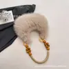 Nova Bolsa de Pelúcia Estilo Chinês com Contas de Madeira, Outono e Inverno Estilo Coreano Simples e Estilo Ocidental Grande Capacidade de Pelúcia de Ombro Único Versátil Bolsa Transversal