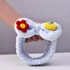 Procesamiento de diadema de flor de fresa de lazo elástico individual personalizada, banda para el pelo de franela de plátano y piña para niña linda