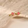Pendientes de Acero Inoxidable con Forma de Trébol de Cuatro Hojas de Madreperla Estilo Europeo y Americano con Diamantes, Sensación de Lujo Ligero y Gama Alta, Chapado en Oro de 18 Quilates, Clips para Orejas/Accesorios para Orejas que No se Desvanecen