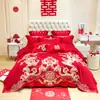 Juego de boda de tela cepillada hipoalergénica en rojo brillante, funda de edredón con bordado pesado de estilo chino exquisito, juego de ropa de cama de cuatro piezas para recién casados