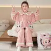 Pijama Grossinho de Coral Plus Veludo Outono/Inverno 2026 para Meninas Conjunto de Roupa de Casa de Flanela Cardigan para Bebê Menina Quente