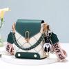 Bolsa para celular mini bolsa pequena feminina 2023 nova moda verão bolsa transversal multifuncional bolsa quadrada pequena com corrente bordada