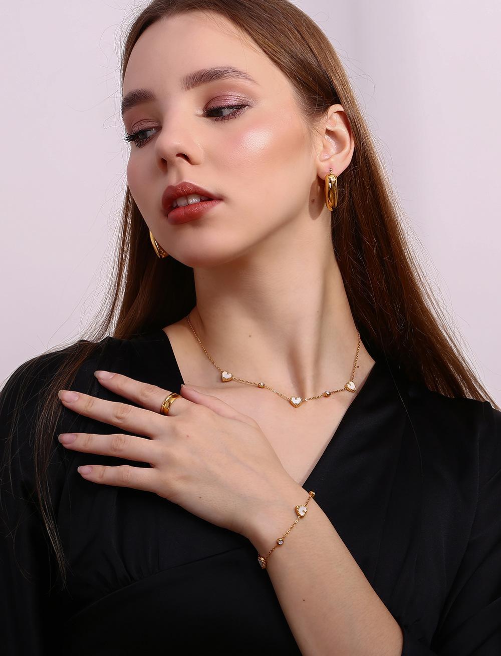 新品项链爱心带钻 新品手链爱心带钻 E7572;R4753.