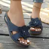 Sandalias florales transfronterizas de talla grande, en stock ahora, nuevos estilos de verano, moda europea y americana, adecuadas para usar al aire libre, con tacón de cuña y suela gruesa, diseño casual de boca de pez