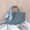 Bolso Cuadrado Pequeño Acolchado de Cuero Genuino de Nicho para Mujer, Versátil Bolso Cruzado de Piel de Vaca de Primera Capa Transfronterizo, Forma Natural de Gota