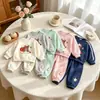 Nuevo conjunto casual de otoño 2026 para niñas, con una linda sudadera y pantalones de chándal, un conjunto de dos piezas perfecto para salir