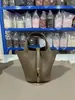 Cesta de vegetais de vime com costura manual de fio encerado e ferragens de aço H 18/22cm bolsa balde de couro original TC regravada bolsa de mão de couro
