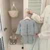 Conjunto de Tres Piezas con Hebilla de Lazo Dulce para Bebés y Niños Pequeños, Elegante Conjunto Coreano para Niñas: Camisola + Cárdigan + Pantalones Rectos Ligeramente Acampanados
