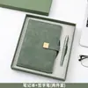 Conjunto de notebook A5 e caneta em estoque, ideal para reuniões e eventos corporativos, um presente prático com opções de personalização de logotipo.