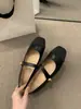 Primeiro Encontro com os Sapatos de Salto Baixo Estilo Francês para Mulheres Coleção Primavera e Outono 2026 Novos Sapatos Mary Jane Pretos com Bico Baixo e Estilo Ballet
