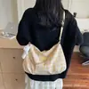Nova Bolsa de Ombro Xadrez Casual de Verão 2025 para Estudantes Universitárias, Bolsa Transversal Portátil de Grande Capacidade para a Aula