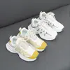 Tênis esportivo infantil para meninas, modelos de primavera e outono, calçados infantis para meninas, tênis chunky de malha para crianças de médio e grande porte, tênis casuais respiráveis para corrida