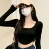Camiseta de Manga Longa para Mulheres, Novo Estilo Outono, Estilo Coreano, Top Irregular com Gola Redonda, Blusa Básica Justa Curta Estilo "Hot Girl", Sexy que Mostra o Umbigo