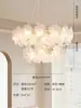 Lámpara de araña estilo francés para sala de estar 2025 Modelo nuevo Luz principal Luz creativa Lujo ligero Estilo crema Pasillo Lámpara de cristal Comedor de alta gama Dormitorio