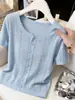 Camiseta de punto azul de manga corta, hueca, de cuello redondo, estilo coreano, con botones, para mujer, nueva y elegante, verano 2026, 12823
