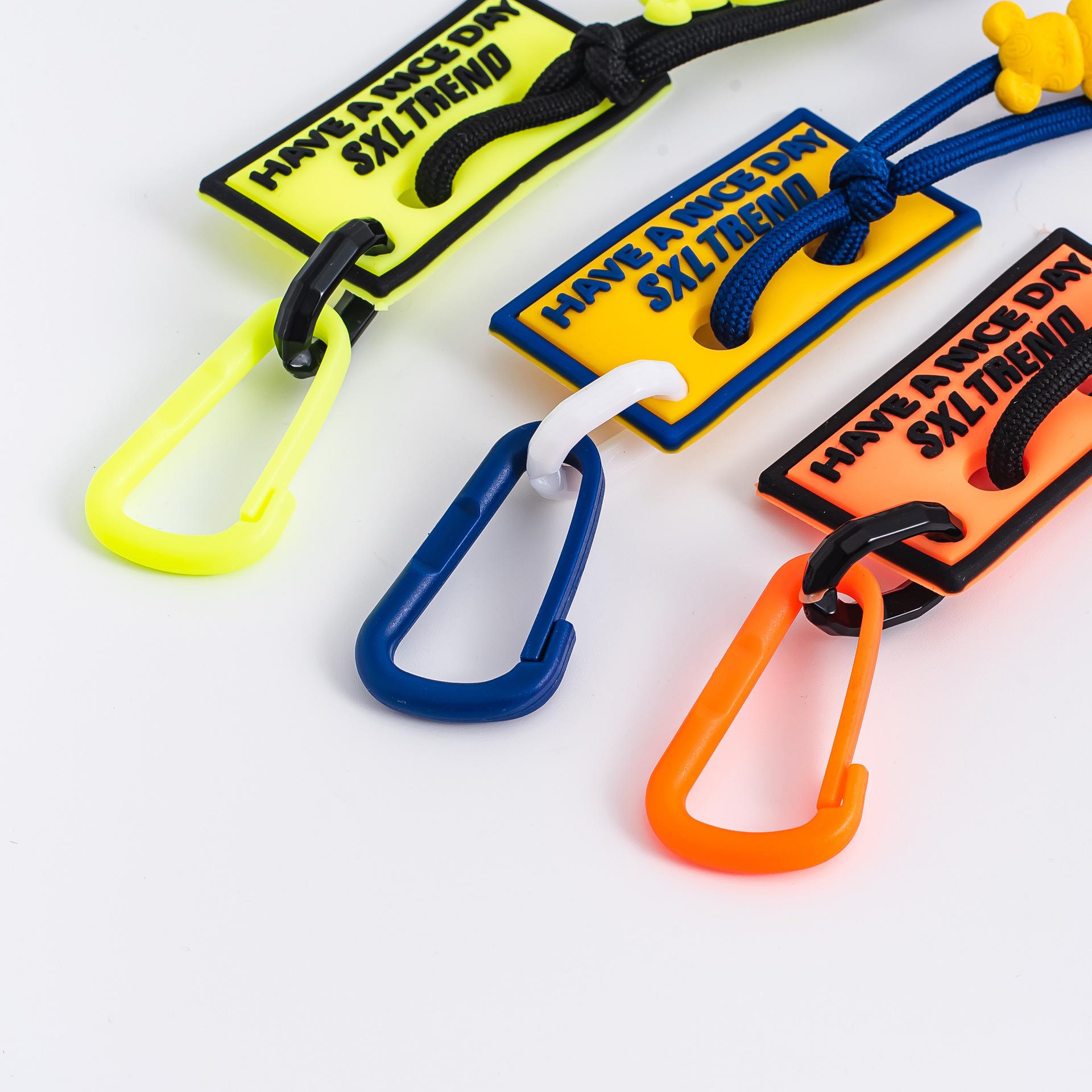 挂件长方立体两孔站立熊绳子1