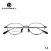 Gafas Frescas de Madera: Un Chico Malo Refinado Pasa de Ser Bien Portado a Peligroso Solo con un Par de Armazones de Gafas. Armazones de Lentes de Prescripción Hechos a Mano