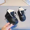Sapatos de algodão grandes para bebê de inverno com veludo extra, botas de neve grossas, sapatos de algodão, sapatos para bebê de homens e mulheres, sapatos infantis, versão à prova d'água da moda