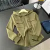 Moletom com zíper e capuz novo para 2026 para mulheres, estilo casual para trabalho primavera/outono, jaqueta de bolso duplo, top versátil e que afina a silhueta