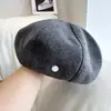 Boina Pequeña Redonda Estilo Japonés para Niños Otoño e Invierno Estilo Vintage Lana Boina de Pintor Color Sólido Gorro de Capullo Sombrero de Moda Versátil