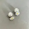 Brincos de Tarraxa Florais com Pérolas Artificiais em Color Blocking Doce Estilo Pastoral Fresco para Mulheres Brincos de Nicho da Moda Acessórios de Orelha de Alta Qualidade