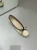 Primeiro Encontro Temporada Sapatos Femininos Design de Nicho Senso de Estilo Laço Para o Trabalho 2026 Outono Solado Macio Pés Confortáveis Sapatilhas