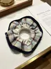 Venta Directa de Fábrica Scrunchie de Satén y Encaje Atmósfera Elegante Scrunchie Negro Goma para el Cabello Diadema Scrunchie