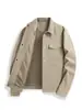 Venta al por mayor transfronteriza de chaquetas sencillas con cuello para hombre, colección otoño 2026, resistentes a las arrugas, adecuadas para ir al trabajo, negocios y uso casual
