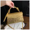 Bolsa Nova Elegante para o Dia a Dia, Texturizada Brilhante, Estilo Coreano, com Padrão de Lichia, Tendência Este Ano, Pequena Quadrada Simples para Ombro ou Transversal Feminina
