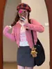 Cardigan Cinza Curto Solto de Outono para Mulheres com Senso de Design Bordado Malha Fina Jaqueta de Tricô Top Estilo Coreano