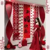 Decoración tridimensional para habitación de bodas con personaje "Felicidad", adornos para escena de boda, pared de fondo de flor roja plisada, artículos para bodas