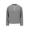 Camiseta masculina Cleanfit de manga longa com gola henley listrada em preto e branco, básica versátil para o outono casual