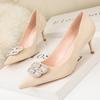 121-3 Moda Coreana Sapatos Femininos Camurça Bico Fino Strass Fivela de Metal B Salto Alto Sexy Emagrecedor para Mulheres