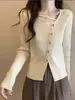 Diseño único, suéter de punto asimétrico de manga larga para mujer, adecuado para primavera, otoño e invierno, se puede usar como capa base, corte ajustado, top corto