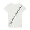 Camiseta Feminina de Verão Nova Moda Europeia e Americana Elegante com Gola Redonda, Ombros Caídos, Manga Curta e Letreiro Frontal