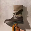 Botas altas de caña ancha para mujer, estilo vintage desgastado, punta redonda, otoño 2026, con hebilla de cinturón, efecto adelgazante, estilo ecuestre.
