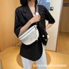 Bolsa Estilo Coreano Estilo Ocidental Nova Moda Feminina Bolsa Transversal de Cintura com Alça Larga Textura Rebite Franja Bolsa de Peito Feminina