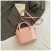 Bolso de Moda para Mujer 2026 Nuevo Color Sólido Bolso Cubo Simple Nicho Versátil Bolso Cruzado Casual