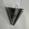 Plomada Cónica de Plomo con Anilla, Colgante Triangular, Plomada Piramidal, Pirámide Triangular, Plomo para Pesca de Fondo Anti-Enganche, Pesca en Mar Lanzamiento a Larga Distancia