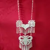 Joyería de Plata Yi de Daliangshan Sichuan Plata Mate Tradicional Étnica para Mujer Placa de Nombre Collar Performance Especial Danza Retro