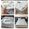 Lençol de Cama Ajustável de Veludo Leite com Padrão Esculpido, Capa de Cama com Cobertura Total de 360 Graus Meticulosamente Projetada, Antiestático, Grau Materno e Infantil, Macio e Quente