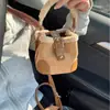 Bolsa Tote de Veludo Fosco de Couro de Veado Nicho Retrô Grande Capacidade Bolsa de Lã de Cordeiro Bolsa de Ombro para o Dia a Dia Bolsa Transversal para Mulheres