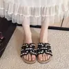 Elegancia Suave de Estilo Francés Combinada con Faldas, Sandalias Deslumbrantes y con Estilo, Nuevo Modelo 2025, Sandalias de Deslizamiento con Perlas Inspiradas en Chanel para Mujer, Calzado de Verano para Exteriores