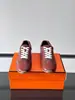 Tênis Slip-On de Couro Genuíno Levemente Luxuosos, Tênis Chunky 'Dad Shoes' da Moda Transfronteiriça com Solado Onda, Sapatos Casuais Respiráveis Masculinos para o Dia a Dia