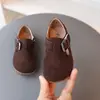 Sapatos Infantis Birkenstock Meninas Sapatos de Couro Sapatos Únicos Primavera 2025 Novos Sapatos de Bebê com Sola Macia Sapatos Baixos para Crianças de Tamanho Pequeno e Médio Venda por Atacado
