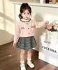 Conjunto de suéter para niña otoño e invierno estilo nuevo falda de cuadros estilo Coco Chanel traje de punto falda de traje bebé versión coreana elegante vestido de princesa