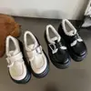 Zapatos Blancos de Cuero con Suela Gruesa y Forro de Felpa para Mujer, Nuevo Modelo 2025, Estilo Academia Británica, para Personas Menudas, con Algodón Añadido para Calidez, Mocasines